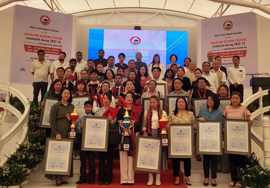 Dr KekhrielhoulieYhome and others during state level award function for Nagaland Reading Festival in Kohima on May 12. (Morung Photo)