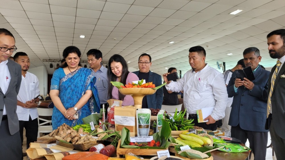 Sumita Dawra, Special Secretary DPIIT and others visits display of products from Nagaland at ODOP Sampark in Kohima on June 21. (Morung Photo)