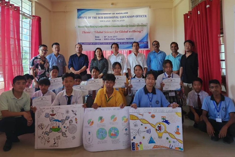 Officials and participants of the level painting and poster making competition held at the office of the SDEO Niuland on June 30.