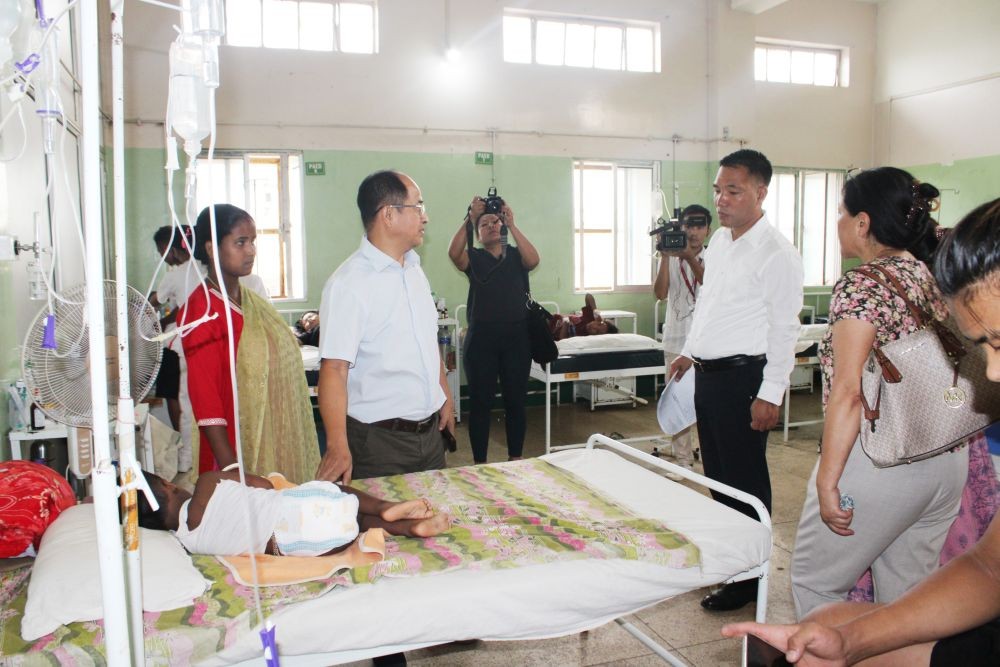 Minister for Health and Family Welfare P. Paiwang Konyak visiting the Pediatric ward at District Hospital Dimapur on 2nd September 2023. (DIPR Photo)