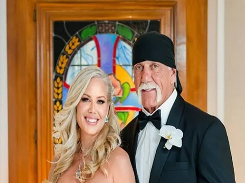 Hulk Hogan marries ldaylove Sky Daily in private wedding ceremony