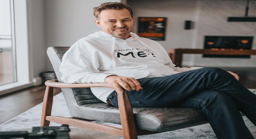Matthew Perry, known for being the iconic Chandler Bing from 'Friends', was found dead on Sunday in a hot tub at his Los Angeles home. He was 54. (Photo Courtesy: Instagram via IANS)