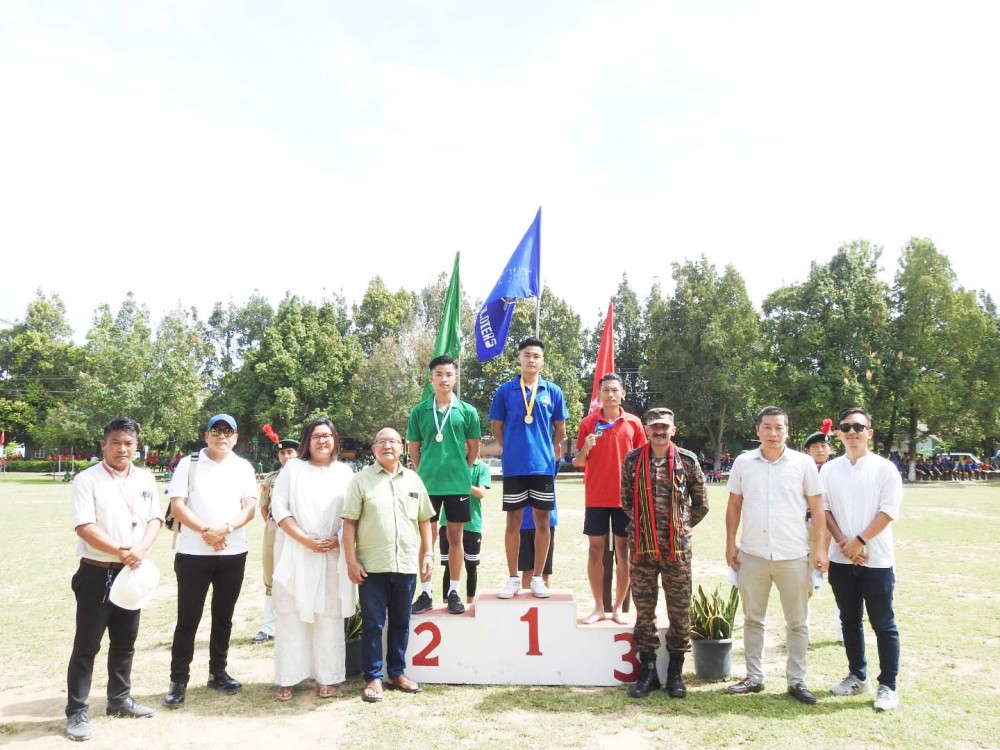 Col Manjeet Katoch along with Greenwood School board members giving away medals to winners of the 100m race event.