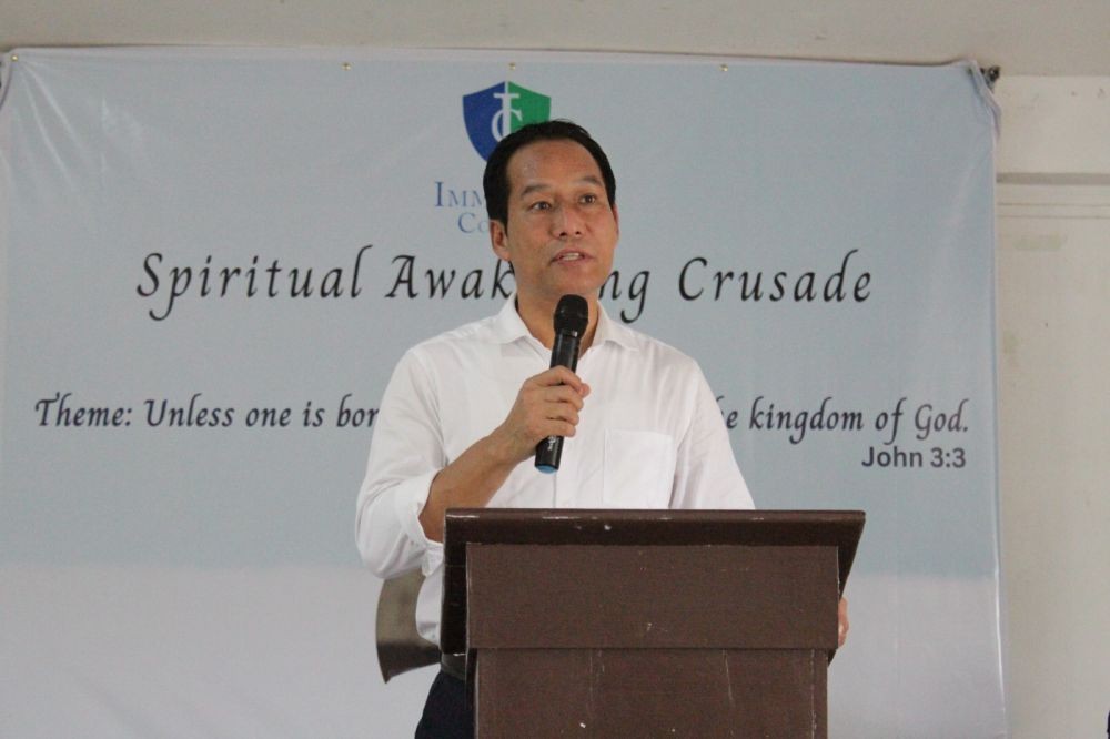 Rev Kilang Jamir, Director of Youth Harvest Ministry addressing the students of Immanuel College, Dimapur at the spiritual awakening crusade held on September 30.