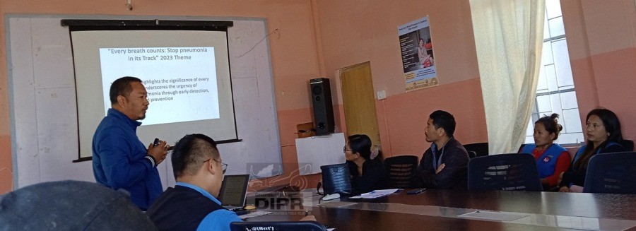 Dr Samuel Akho Konyak P NCS EAC Longleng addressing the gathering on World Pneumonia Day. (DIPR Photo)