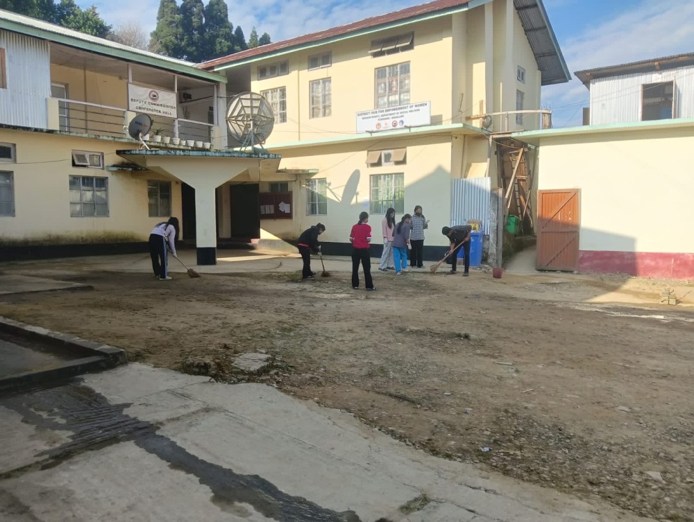 The CSUTT initiated a cleanliness drive on November 4 in Tuensang town. (Morugn Photo)