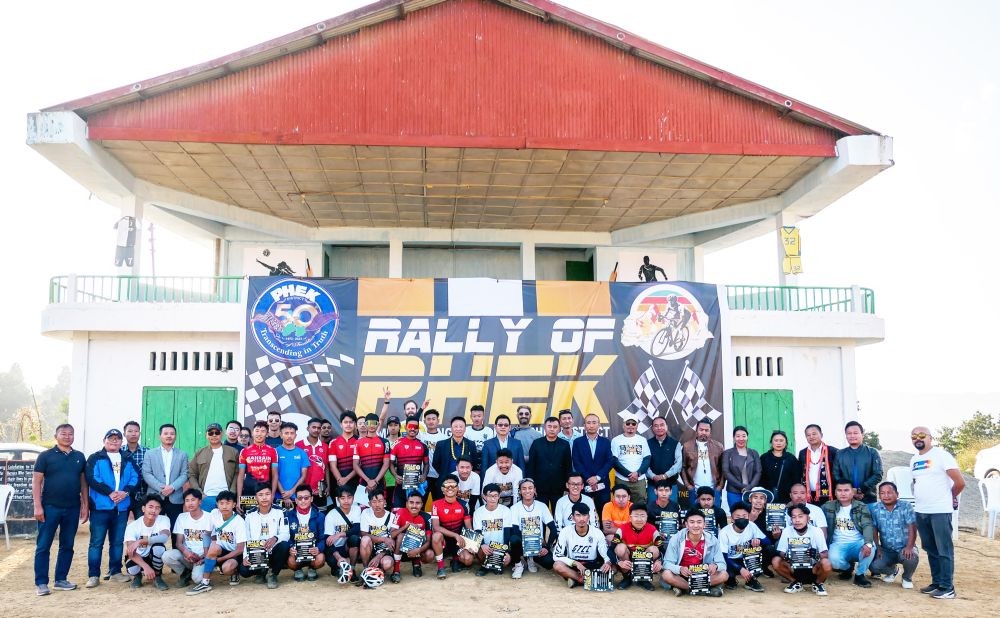 Dignitaries, winners and other participants of open road bicycle rally at Phek on November 4.