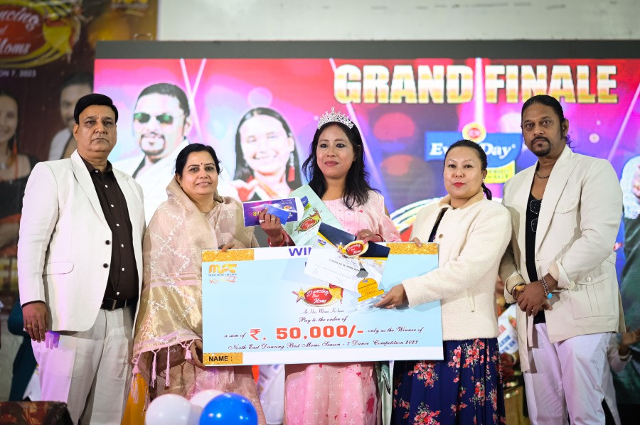 Pompi Terangpi of Diphu of Assam was declared as the winner of 7th edition of the ‘North East Dancing Best Moms’ at at the IMC Hall, Dimapur on December 17.