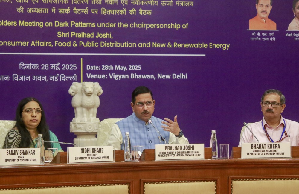 Union Minister for Consumer Affairs, Food and Public Distribution, Pralhad Joshi addresses the media on Dark Patterns at Vigyan Bhawan in New Delhi on Wednesday, May 28, 2025. (Photo: IANS/Qamar Sibtain)