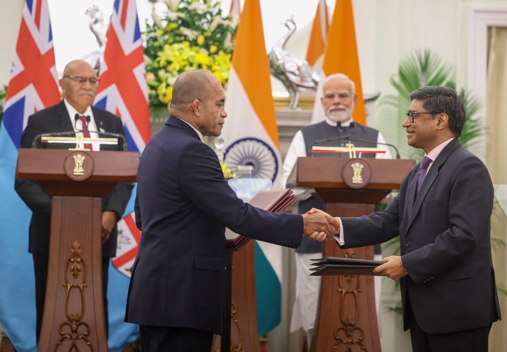 PM Narendra Modi and the Prime Minister of Fiji, Sitiveni Ligamamada Rabuka witnessing the Exchange of MoUs between India and Fiji at the Hyderabad House, in New Delhi on August 25, 2025 (Image courtesy: PIB)