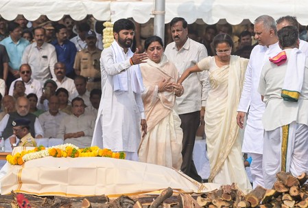 Sunetra Pawar, wife of Maharashtra Deputy Chief Minister and NCP leader Supriya Sule mourn during Ajit Pawar’s last rites at the Vidya Pratishthan ground in Baramati on Thursday, January 29, 2026.  (IANS Photo)